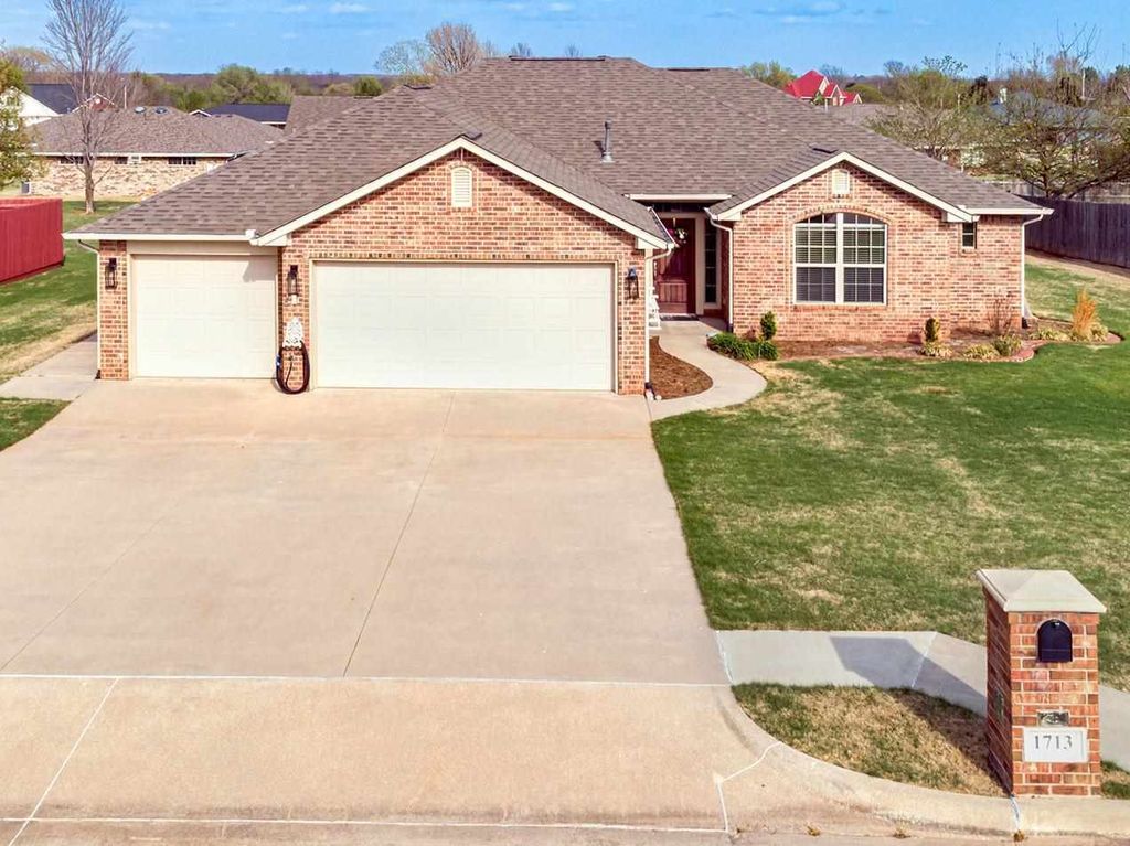Photo of 1713 N Young Street, Stillwater, OK 74075 (MLS # 134422)