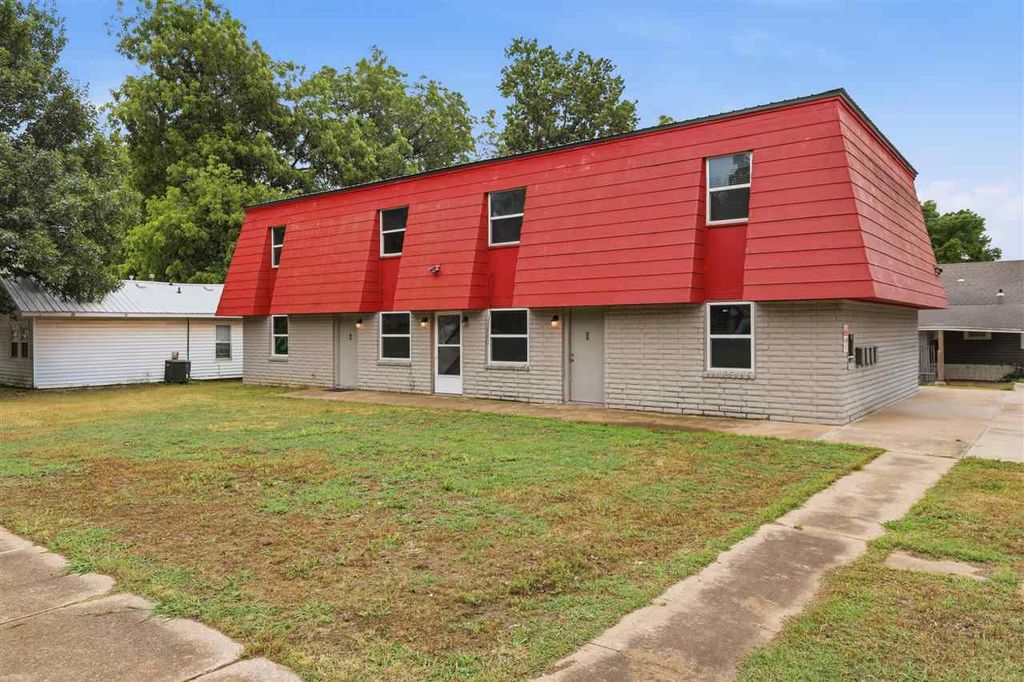 Photo of 823 W 9th AVE, Stillwater, OK 74074 (MLS # 134437)