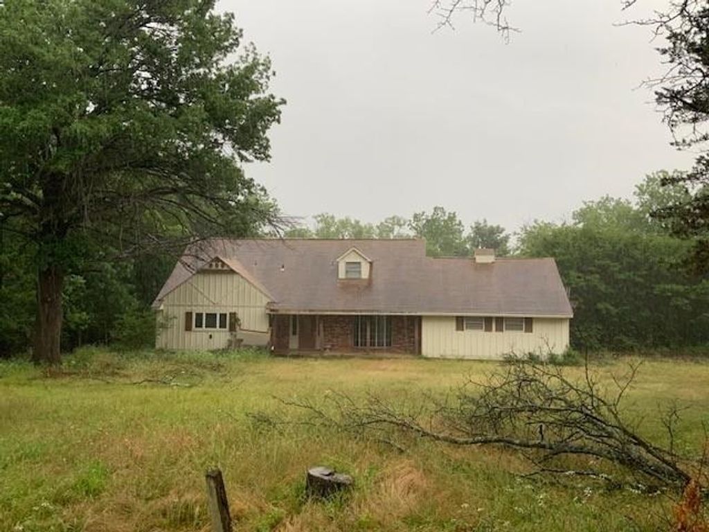 Photo of 2724 S Saddle Rock Street, Stillwater, OK 74074 (MLS # 134402)