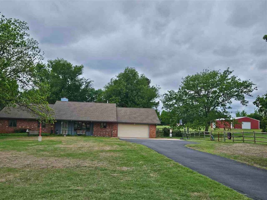 Photo of 1714 S Prairie Road, Stillwater, OK 74074 (MLS # 134165)