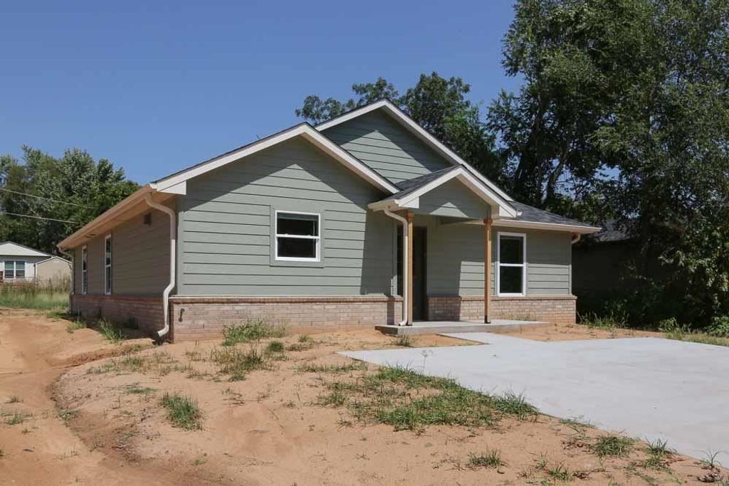 Photo of 117 E Knipe Avenue, Perkins, OK 74059 (MLS # 133611)