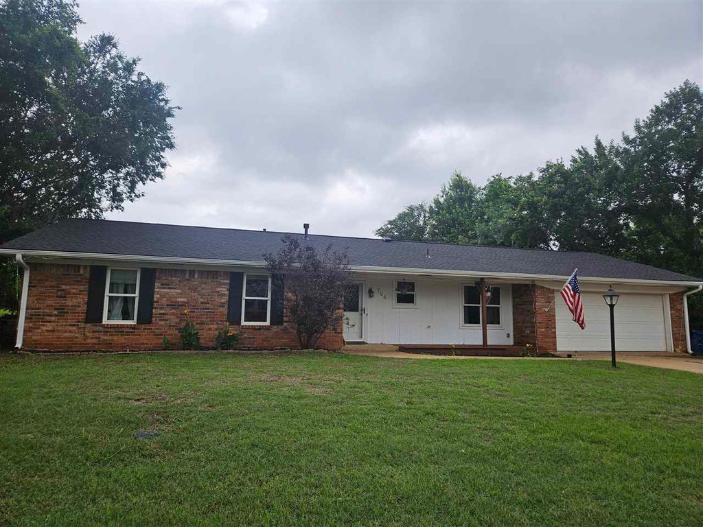 Photo of 704 W Cheyenne Drive, Stillwater, OK 74075 (MLS # 134534)