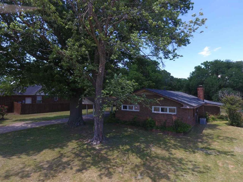 Photo of 1604 E Virginia Avenue, Stillwater, OK 74075 (MLS # 134309)