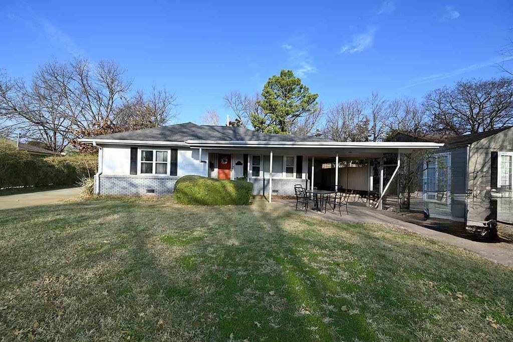 Photo of 156 S McFarland Street, Stillwater, OK 74074 (MLS # 133757)