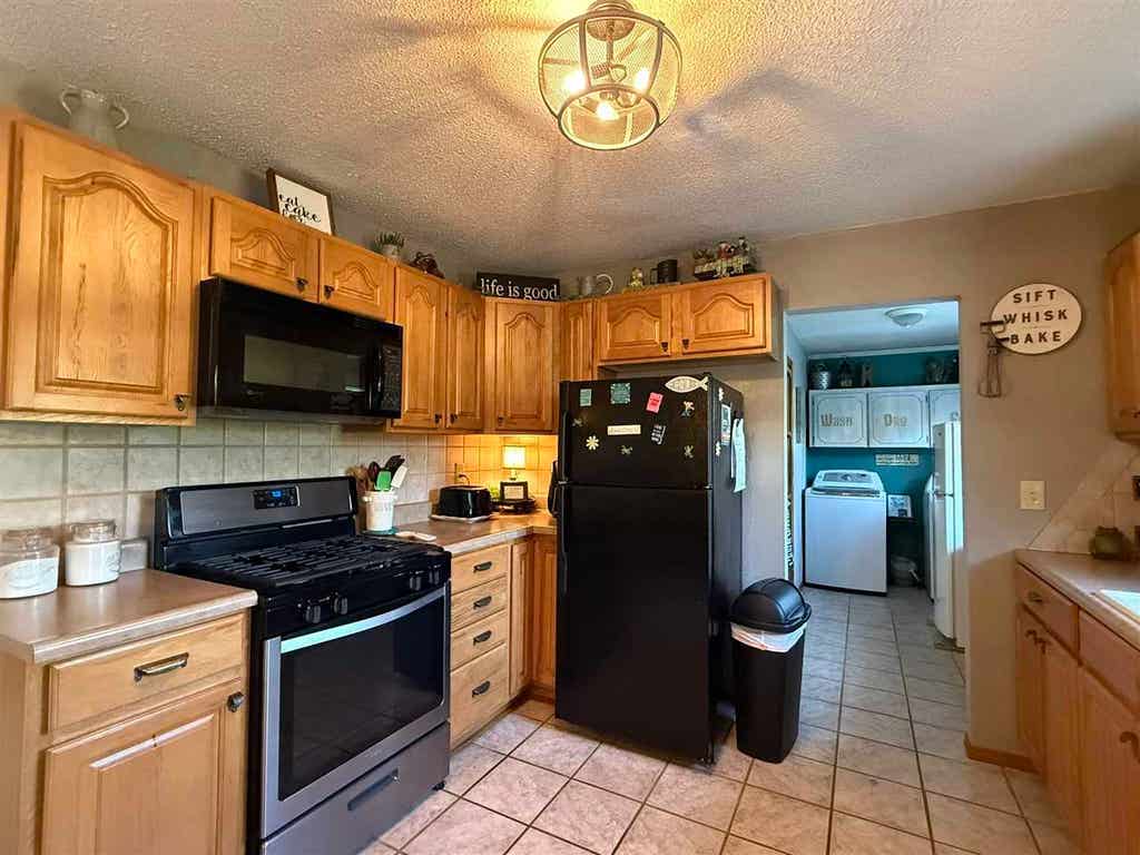 Photo of 112 Maple Street, Kaw CIty, OK 74641 (MLS # 134752)