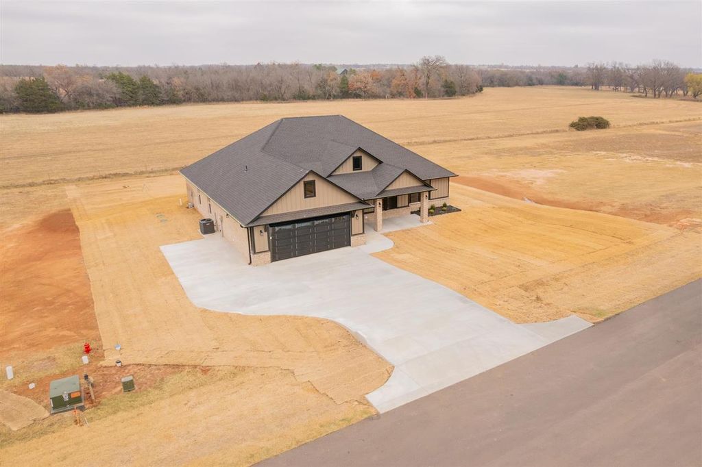 Photo of 1520 E Deer Meadows, Perkins, OK 74059 (MLS # 134179)