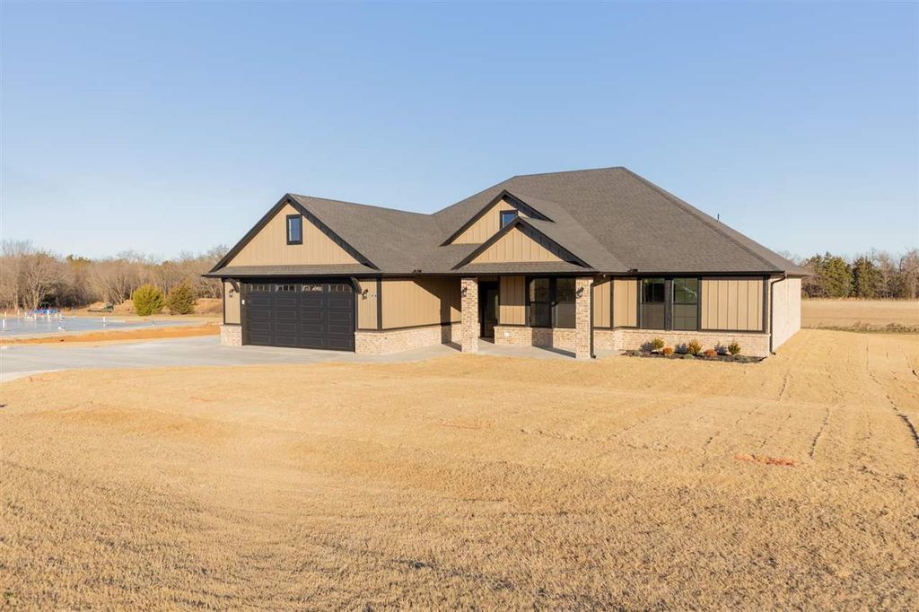 Photo of 1520 E Deer Meadows, Perkins, OK 74059 (MLS # 134179)