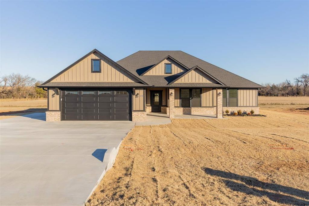 Photo of 1520 E Deer Meadows, Perkins, OK 74059 (MLS # 134179)