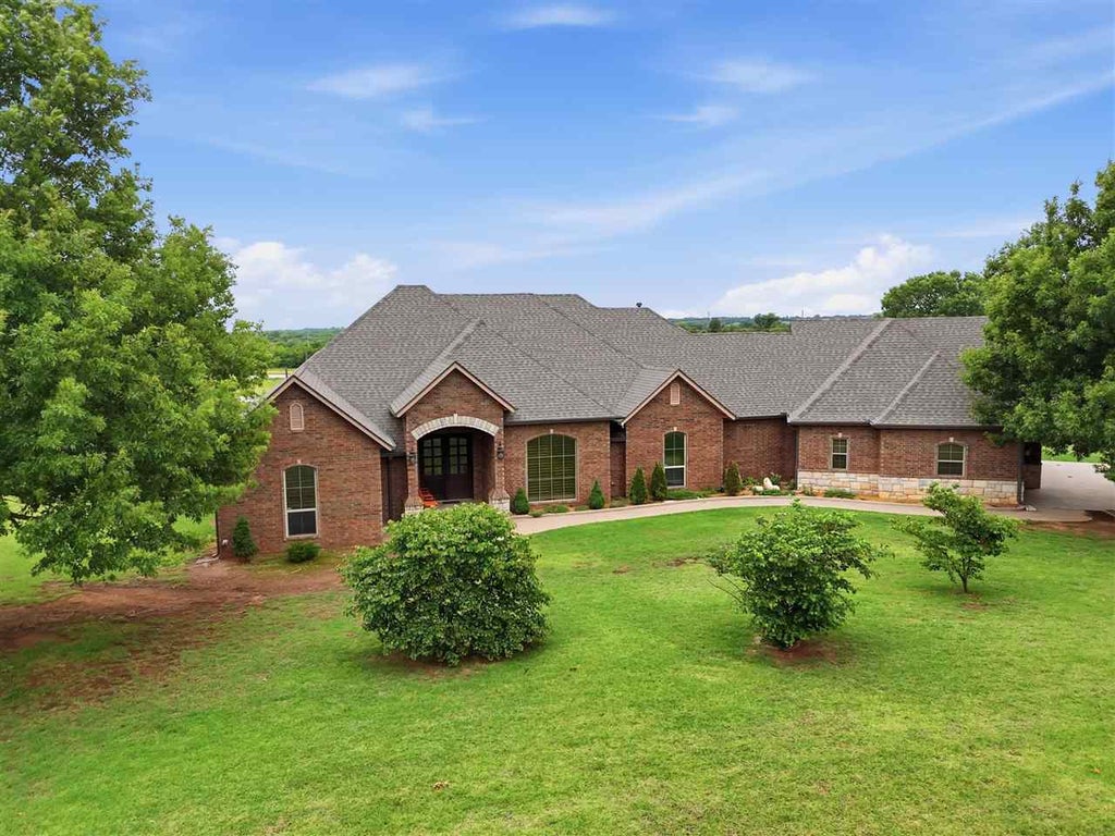 Photo of 9 Roka Ridge, Stillwater, OK 74075 (MLS # 134648)