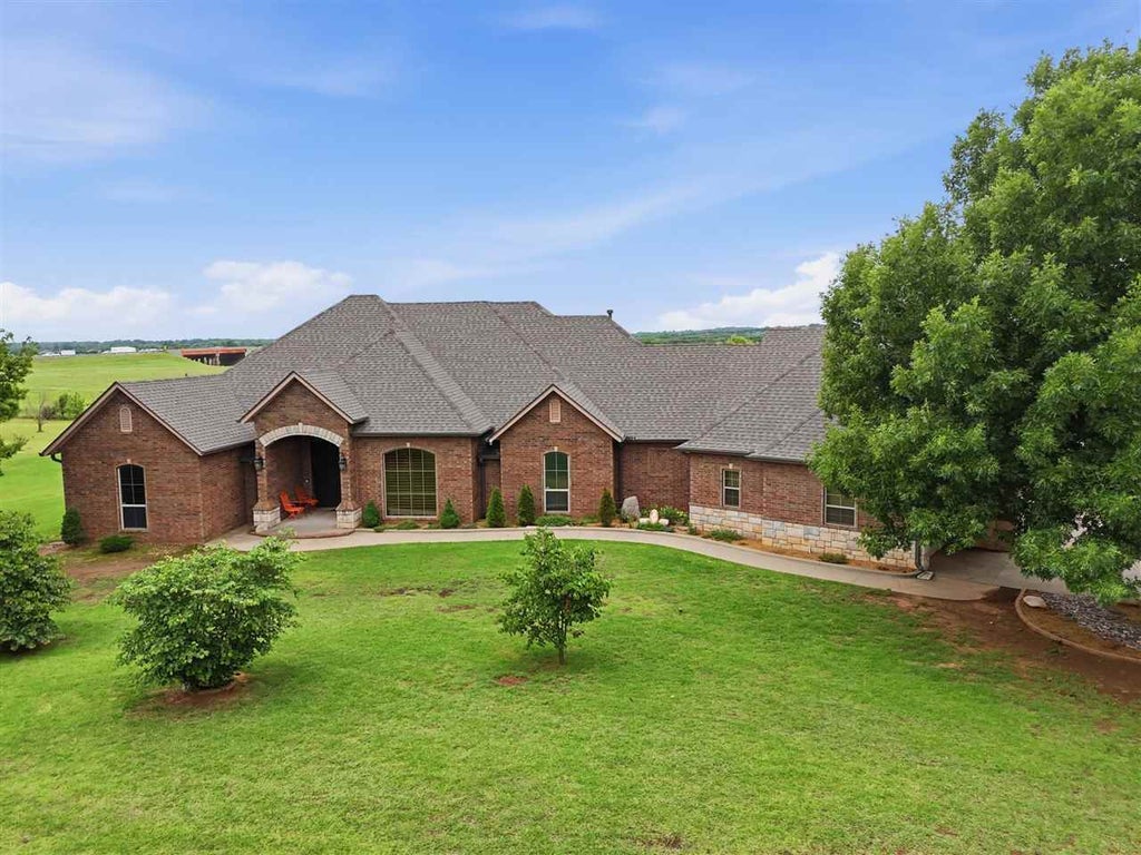 Photo of 9 Roka Ridge, Stillwater, OK 74075 (MLS # 134648)
