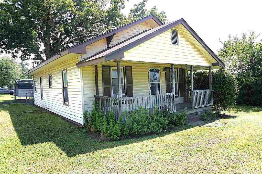Photo of 218 E Brookfield AVE, Ponca City, OK 74601 (MLS # 134555)