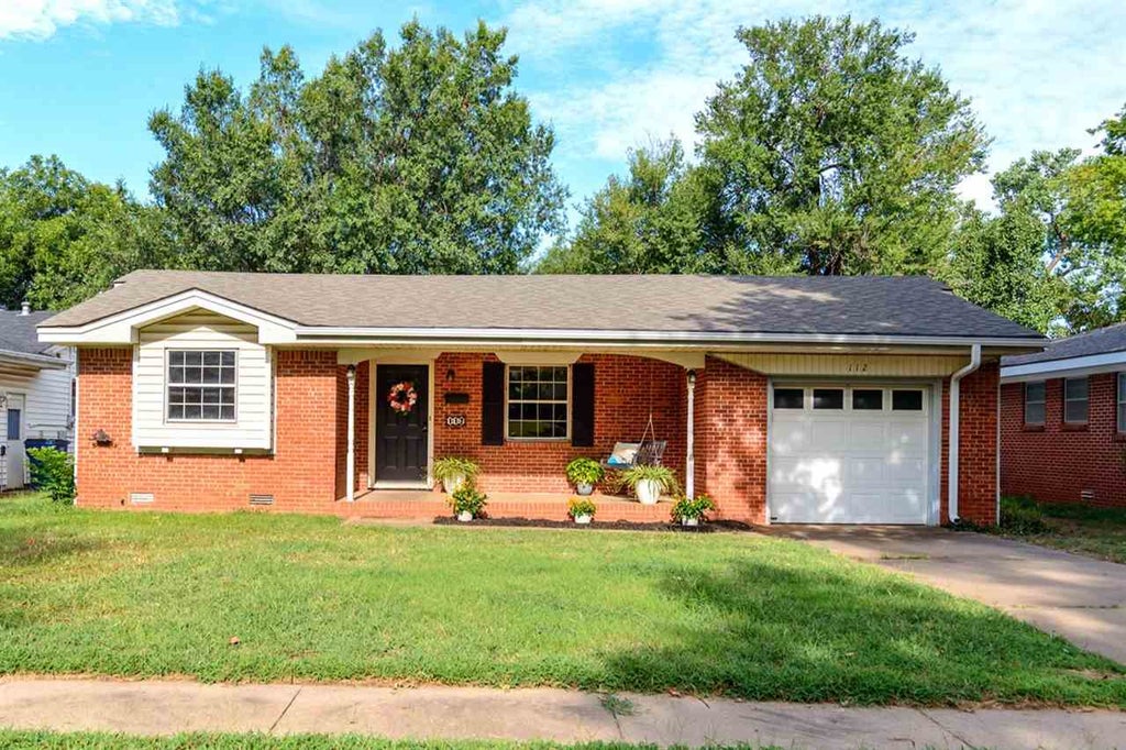 Photo of 112 S Grandview Street, Stillwater, OK 74074 (MLS # 134888)