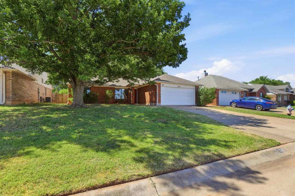 Photo of 1203 E Dell Ave, Stillwater, OK 74075 (MLS # 134303)