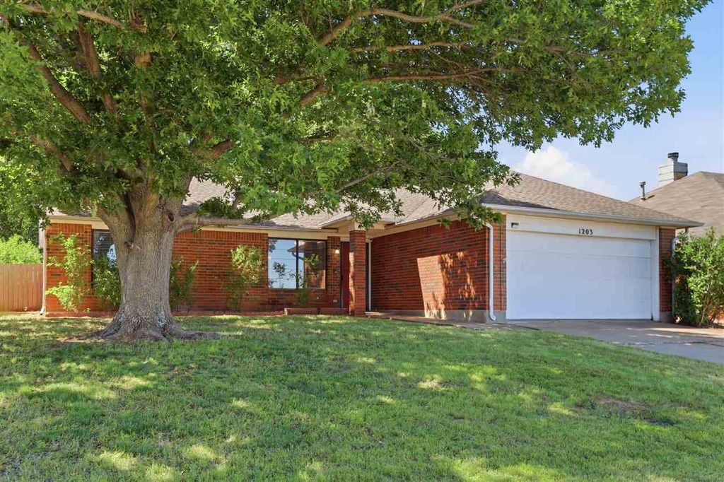 Photo of 1203 E Dell Ave, Stillwater, OK 74075 (MLS # 134303)