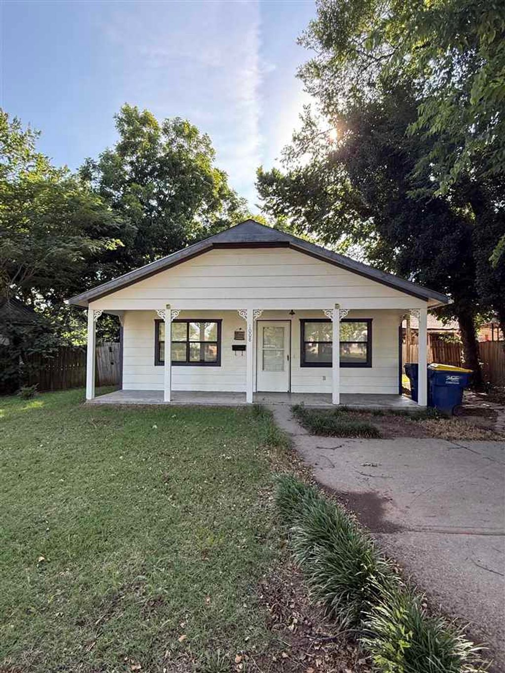 Photo of 1401 E Cedar Drive, Stillwater, OK 74075 (MLS # 134691)