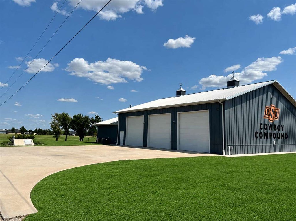 Photo of 1321 S Prairie Road, Stillwater, OK 74074 (MLS # 134950)