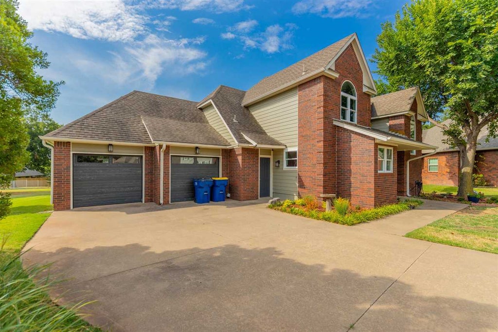 Photo of 1903 E Wedgewood Court, Stillwater, OK 74075 (MLS # 134943)