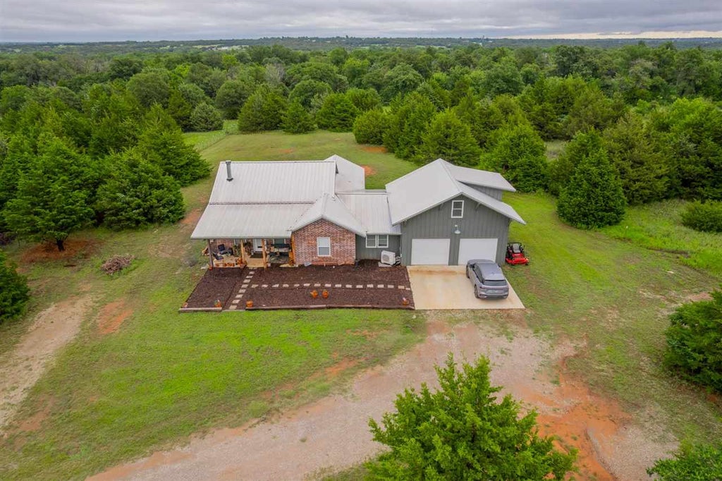Photo of 7310 E Ponderosa Drive, Stillwater, OK 74075 (MLS # 134631)