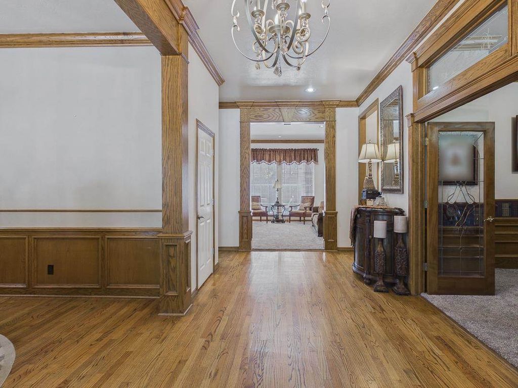 Photo of 809 Fox Run, Edmond, OK 73034 (MLS # 134576)