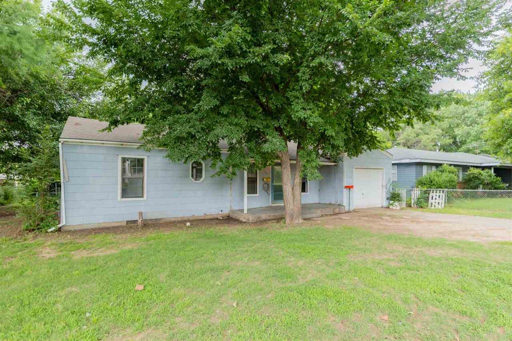 Photo of 724 S Kings Street, Stillwater, OK 74074 (MLS # 134901)