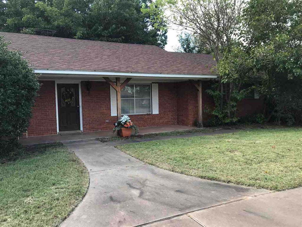 Photo of 702 Canary Lane, Enid, OK 73703 (MLS # 133375)