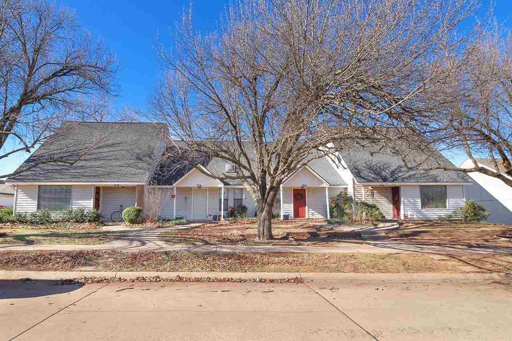 Photo of 212 S Mockingbird Ln, Stillwter, OK 74074 (MLS # 134393)
