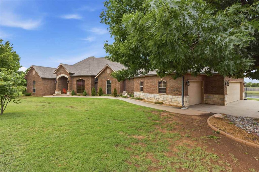 Photo of 9 Roka Ridge, Stillwater, OK 74075 (MLS # 134440)