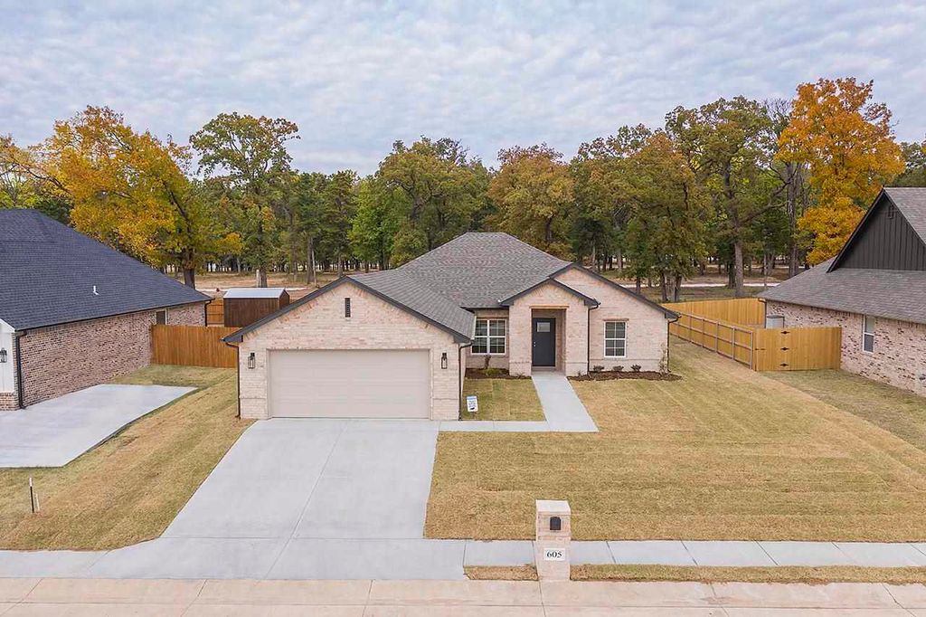 Photo of 605 E Kinder Wells, Perkins, OK 74059 (MLS # 133697)