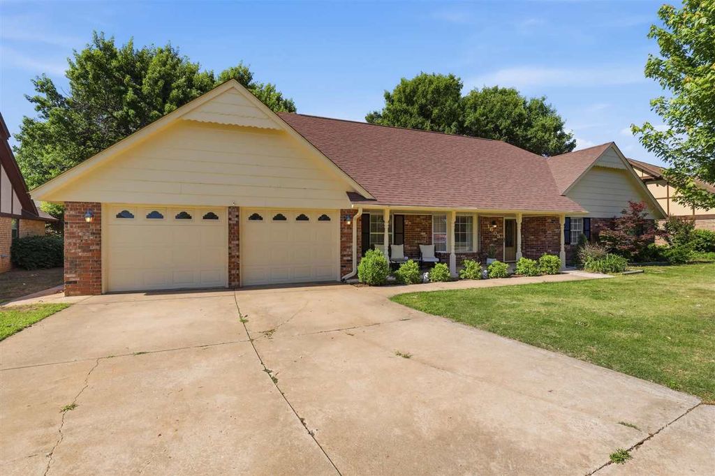 Photo of 1605 W Liberty Ave, Stillwater, OK 74075 (MLS # 134321)