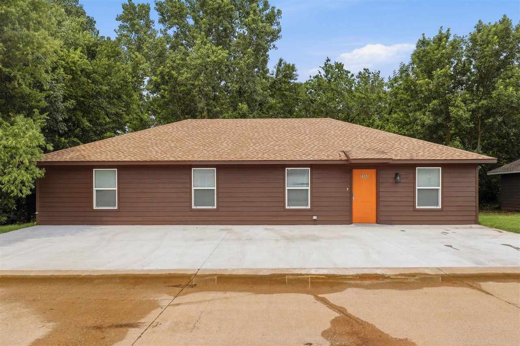 Photo of 2302 E Sycamore Drive, Stillwater, OK 74075 (MLS # 134644)