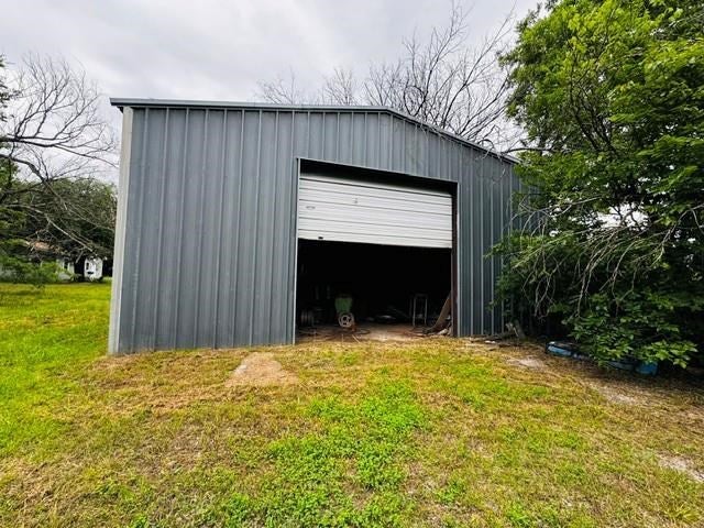 Photo of 1028 E Vine ST, Cushing, OK 74023 (MLS # 134427)