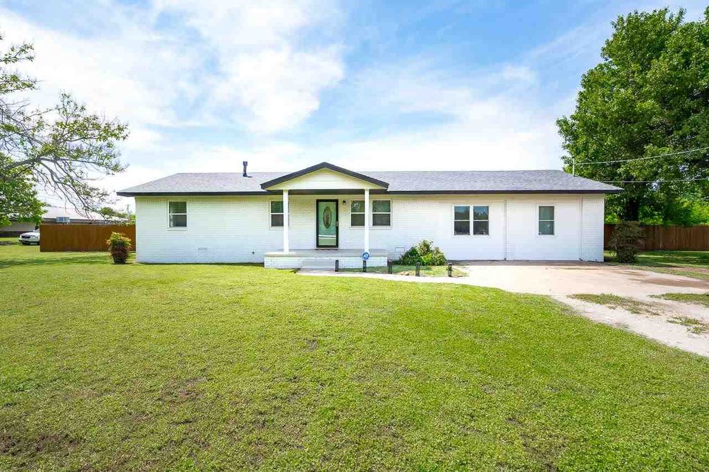 Photo of 607 N 2nd, Perry, OK 73077 (MLS # 134174)