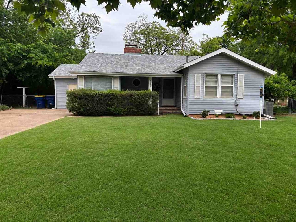 Photo of 823 S Blakeley ST, Stillwater, OK 74074 (MLS # 134366)