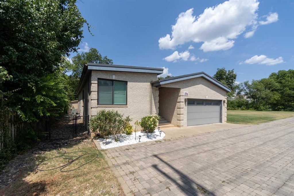 Photo of 2116 W 6th AVE, Stillwater, OK 74074 (MLS # 134959)