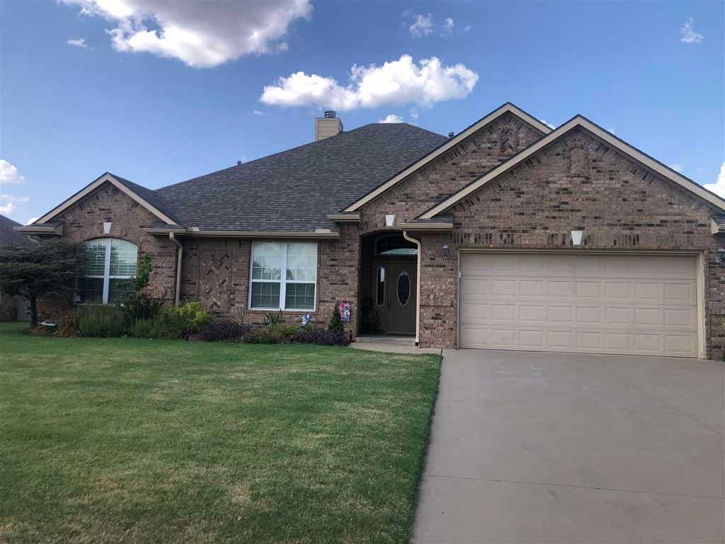 Photo of 201 N Fairway Drive, Perkins, OK 74059 (MLS # 134949)