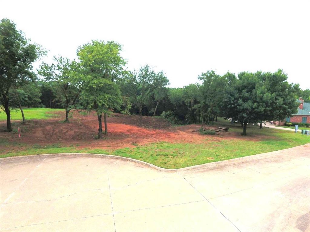 Photo of 2207 Stone Pointe Ct, Stillwater, OK 74074 (MLS # 134158)