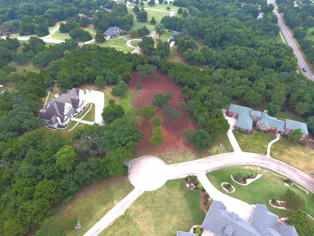 Photo of 2207 Stone Pointe Ct, Stillwater, OK 74074 (MLS # 134158)