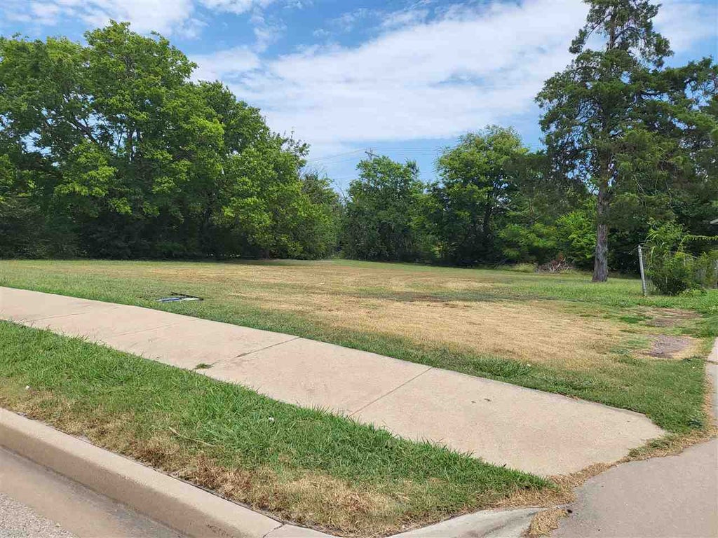 Photo of 0000 S Waverly, Ponca City, OK 74601 (MLS # 134866)