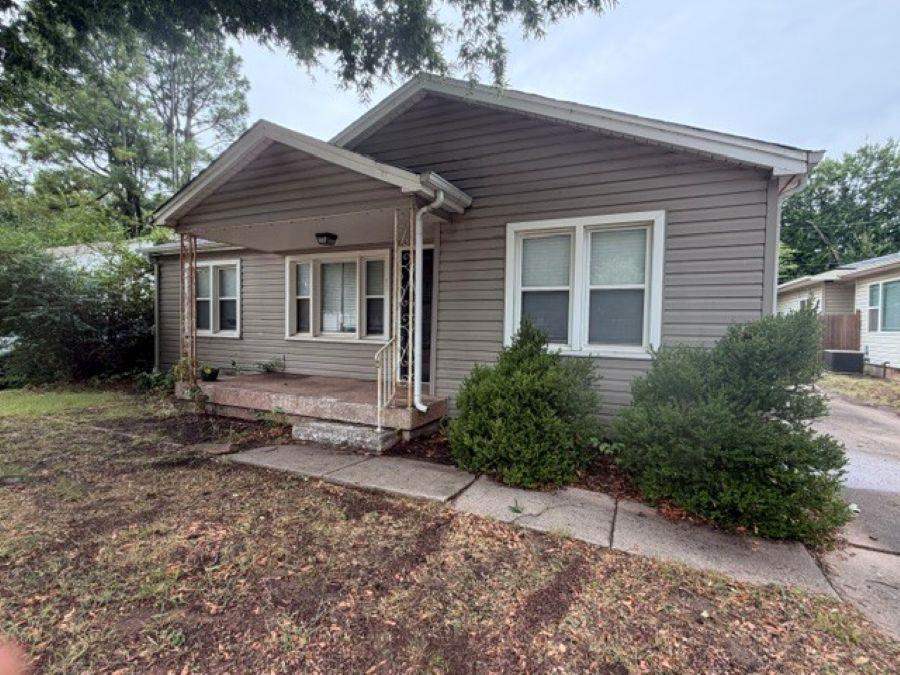 Photo of 1104 S Pine Street, Stillwater, OK 74074 (MLS # 134972)