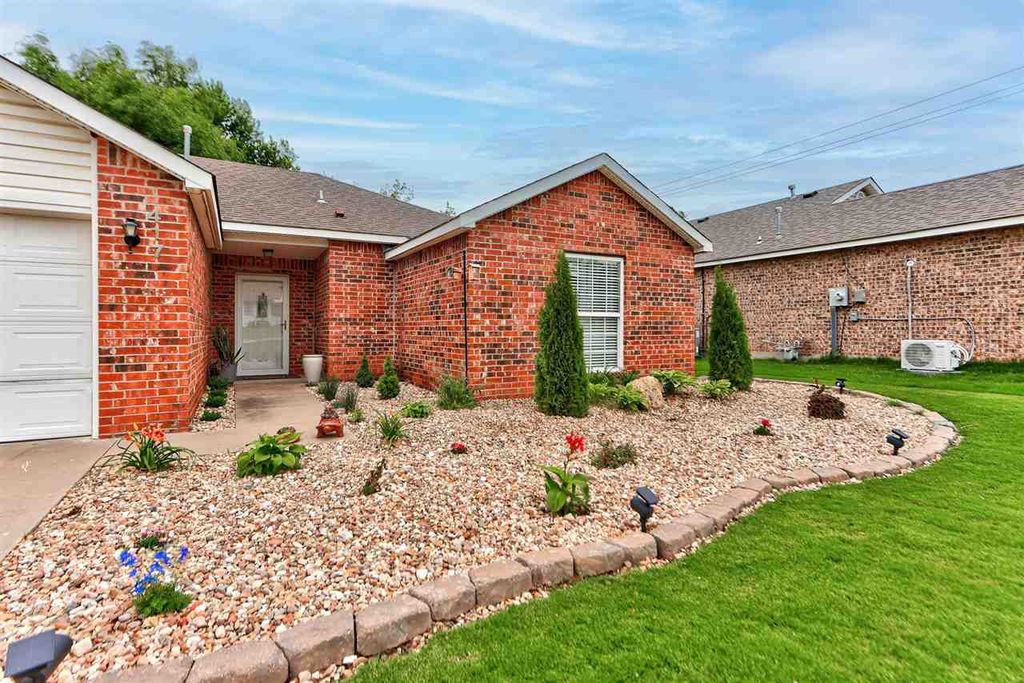Photo of 417 NE 7th Street, Perkins, OK 74059 (MLS # 134232)