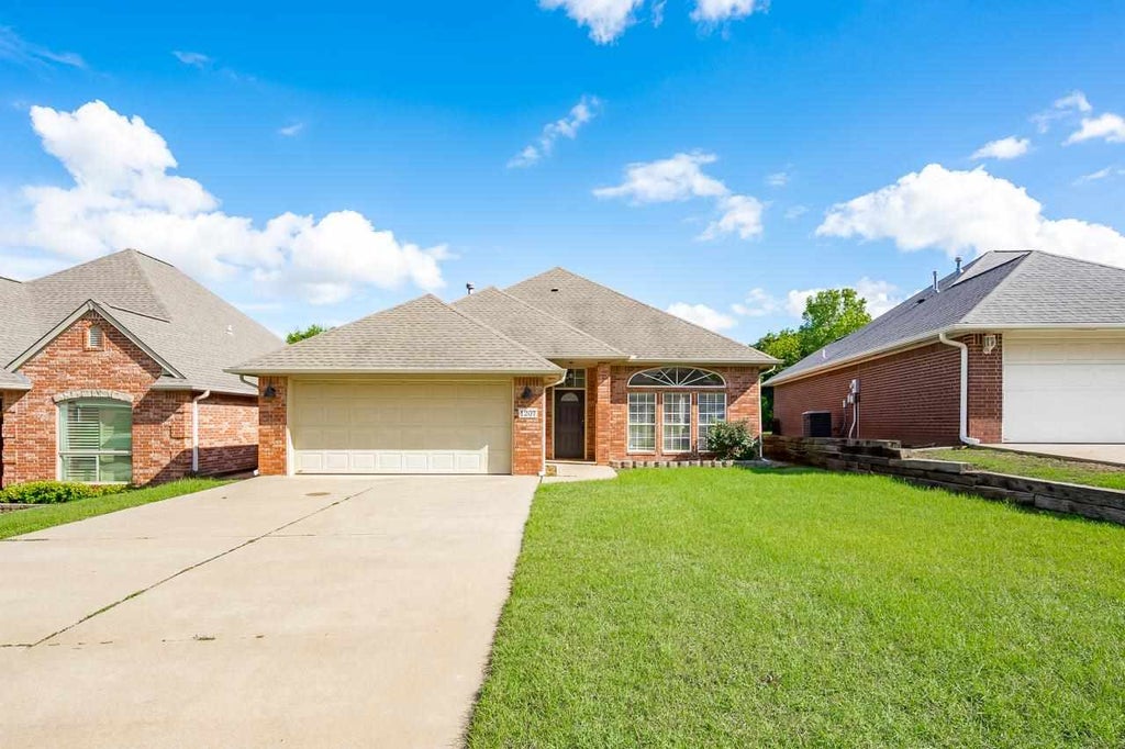 Photo of 1207 S Greystone Street, Stillwater, OK 74074 (MLS # 134347)