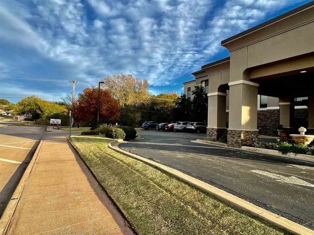 Photo of 717 E Hall of Fame Ave, Stillwater, OK 74075 (MLS # 133200)