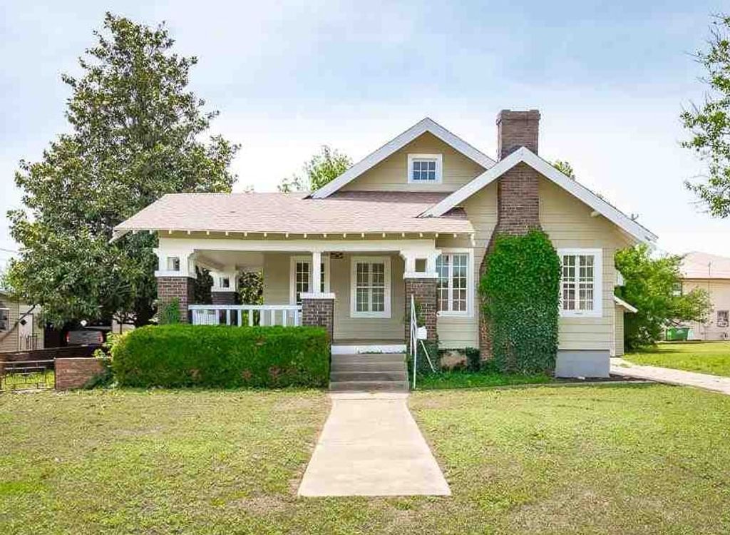 Photo of 616 Kaw Street, Perry, OK 73077 (MLS # 134263)