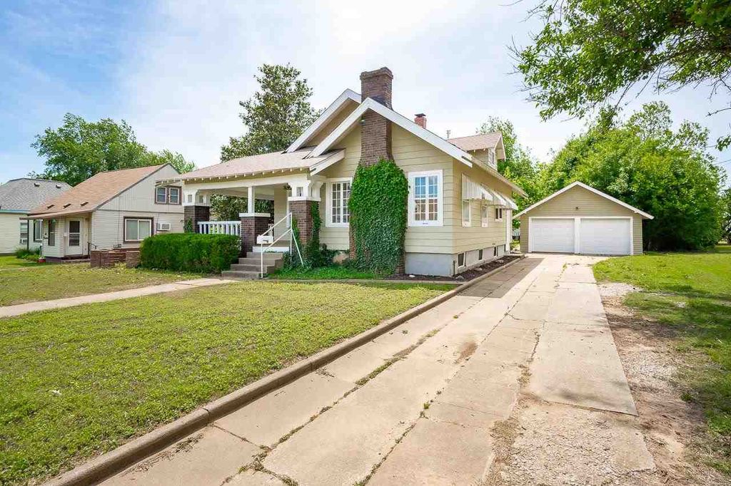 Photo of 616 Kaw Street, Perry, OK 73077 (MLS # 134263)