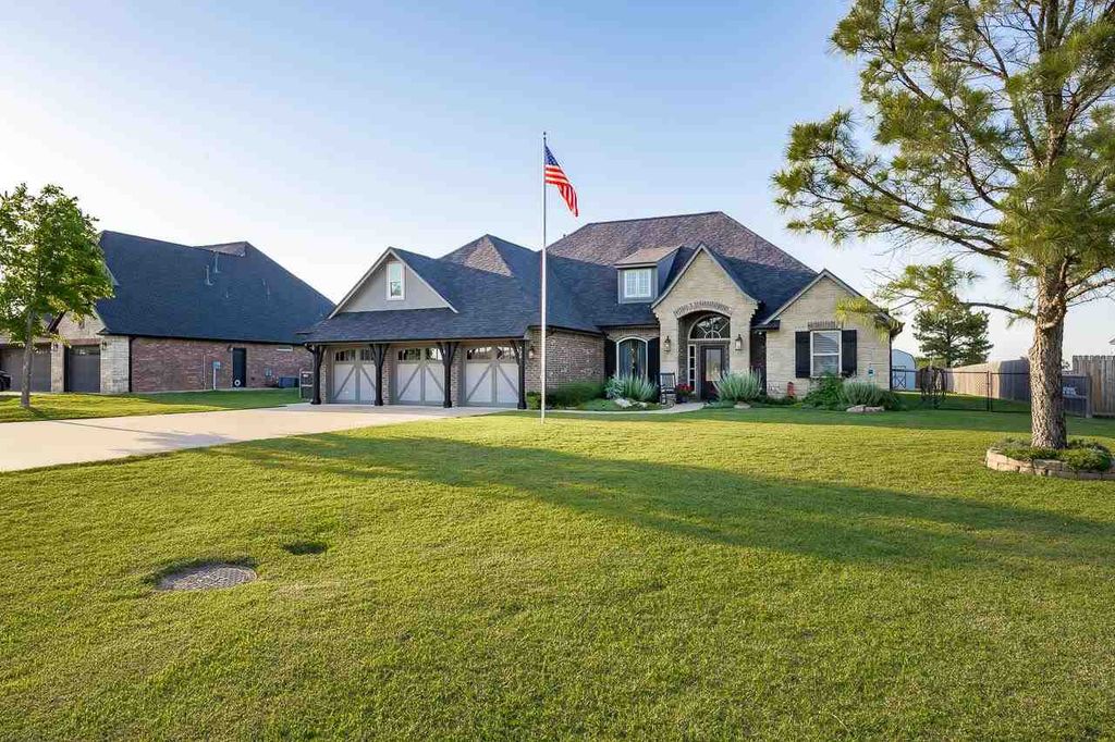 Photo of 720 W Allyn Avenue, Stillwater, OK 74075 (MLS # 134383)