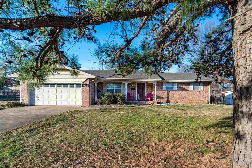 Photo of 708 W Hartwood Ave, Stillwater, OK 74075 (MLS # 133777)