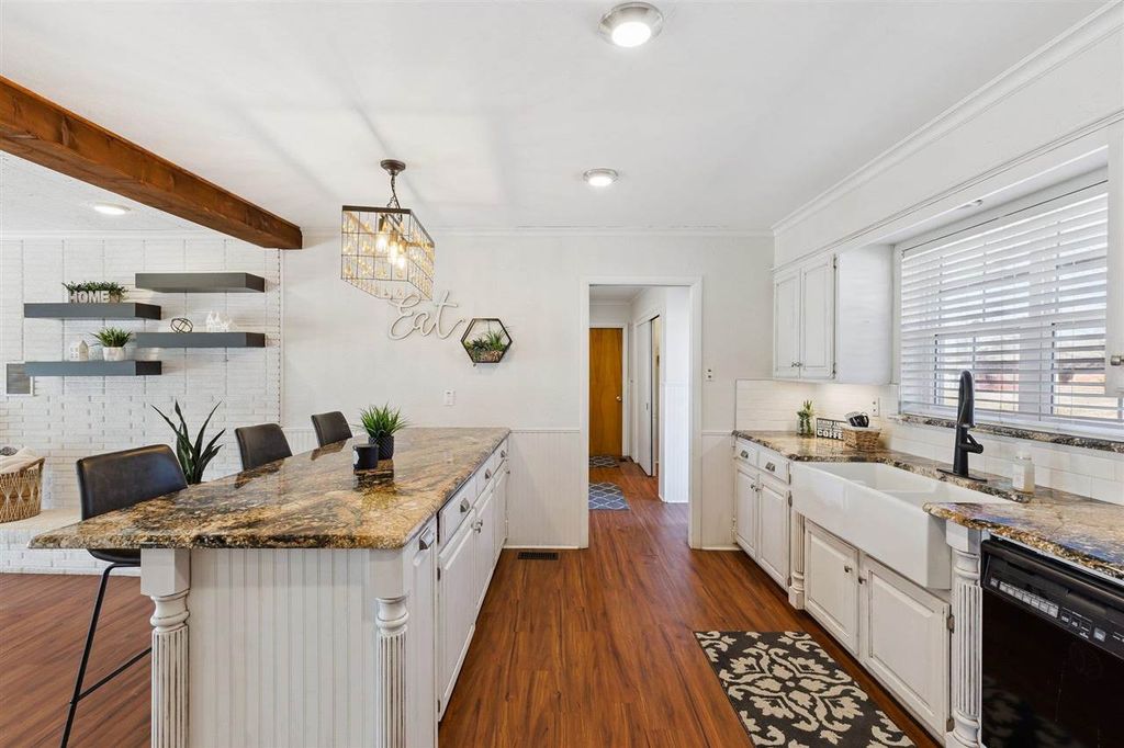 Photo of 1107 E 8th Street, Cushing, OK 74023 (MLS # 133701)