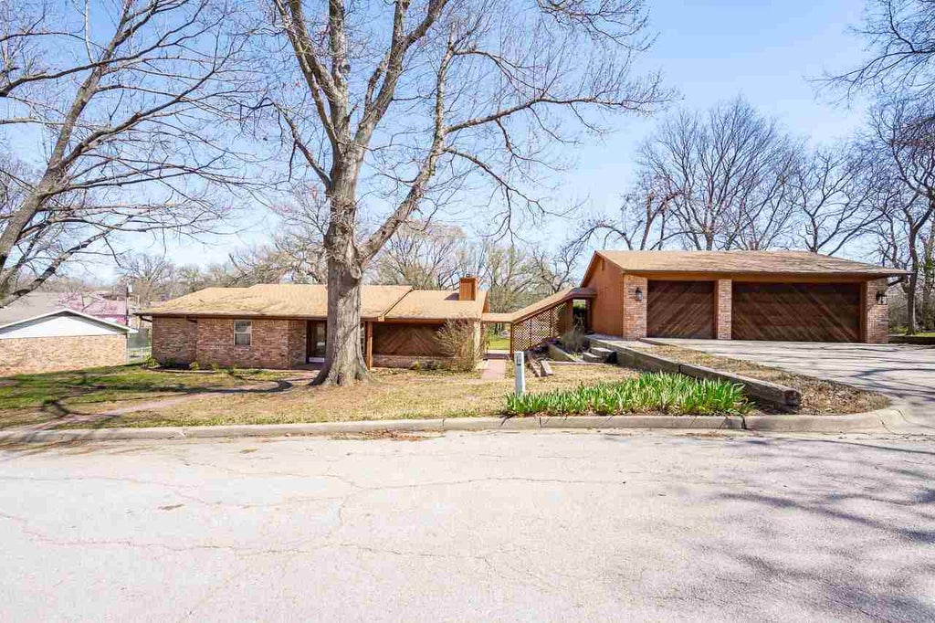 Photo of 1506 8th Street, Pawnee, OK 74058 (MLS # 133992)