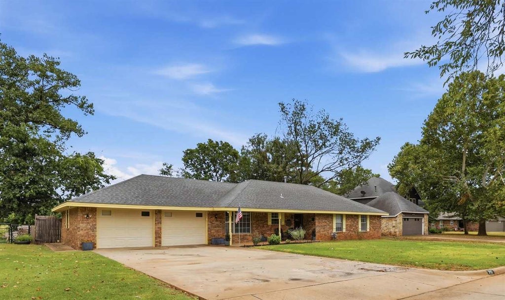 Photo of 717 N Dryden Circle, Stillwater, OK 74075 (MLS # 134927)