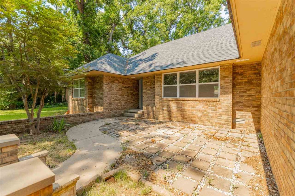 Photo of 1902 N Glenwood DR, Stillwater, OK 74075 (MLS # 134912)